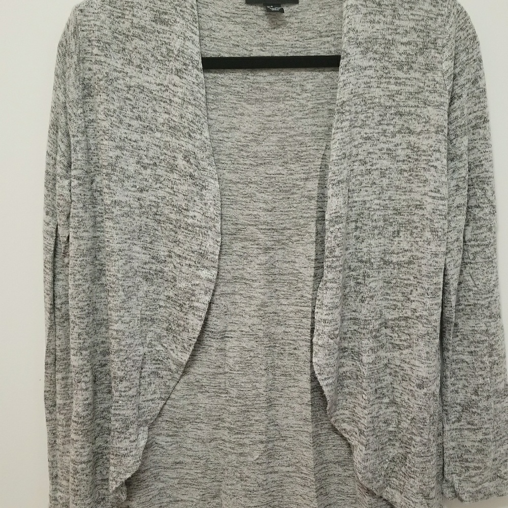🍟Atmosphere Gray/Black print CARDIGAN. Size S